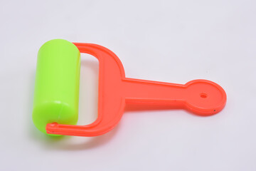 Plastic cylindrical shape clay rolling pin with handle toy played by kids