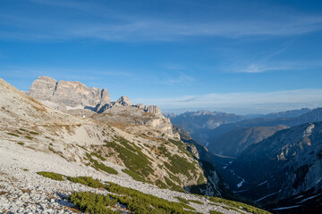 Obraz premium Dolomiten Drei Zinnen Sonnenaufgang Auronzo Hütte Dreizinnenhütte Sextner Dolomiten Südtirol Ostalpen 