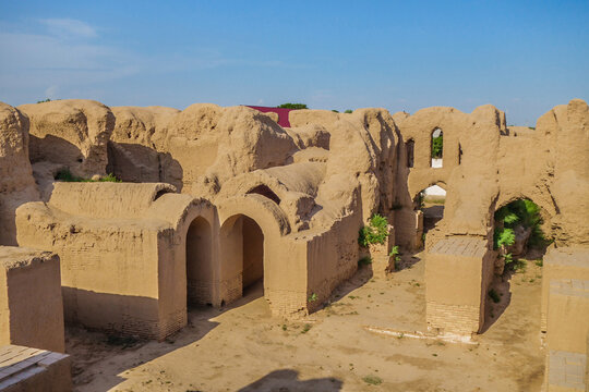 Kyr Kyz (Fortress of 40 girls), an early medieval palace or caravanserai in Termez, Uzbekistan. Built in the 9th century. The building was two-storey, with numerous rooms, halls and arched passages