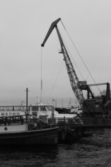 Fototapeta premium black and white ship