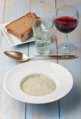 chervil soup with red wine