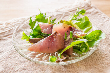 新鮮なブリのカルパッチョ