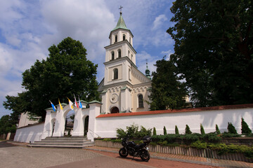  Kościół św. Jana Chrzciciela w Złotym Potoku, Polska - obrazy, fototapety, plakaty
