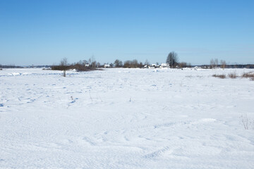 Fototapeta na wymiar Winter landscape, blue skies and sparkling snow