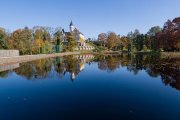Fototapeta na wymiar Radun chateau and nearby park