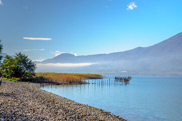 Lac du Bourget entre Aix-les-Bains et Le Bourget du Lac
