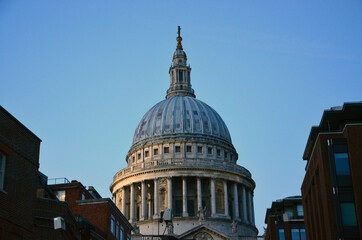 Some photos taken during a walk in London on a cloudy afternoon around the beautiful Saint Paul...