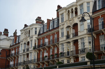 Some photos taken during a walk on a sunny afternoon in the London borough of Kensington and Chelsea.