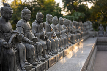 Fototapeta na wymiar The Ten Thousand Buddhas Monastery .