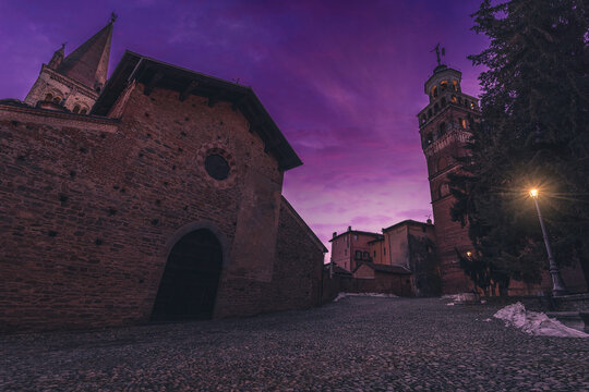 Alba nel centro storico di Saluzzo