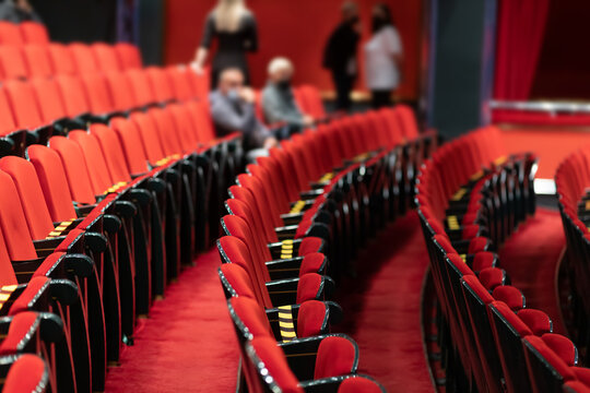 corona measures on theatre seats