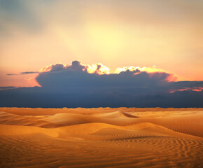 Fototapeta na wymiar Beautiful view of sandy desert at sunset