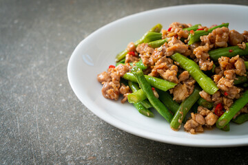 stir-fried french bean or green bean with minced pork
