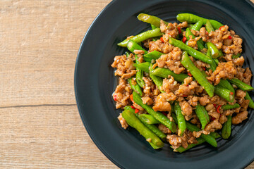 stir-fried french bean or green bean with minced pork