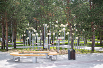 Composition of plastic and metal in the central park of the city of Noyabrsk translated by ya