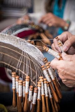 Tradition broderie costume  Savoie