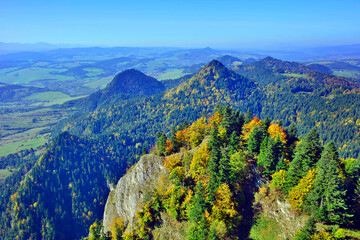 Fototapeta na wymiar Beautiful aerial panoramic view of the Pieniny National Park, Poland in sunny autumn day from Three Crowns Massif.