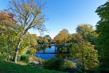 Fototapeta na wymiar Herbst in Hamburg - Planten und Blomen