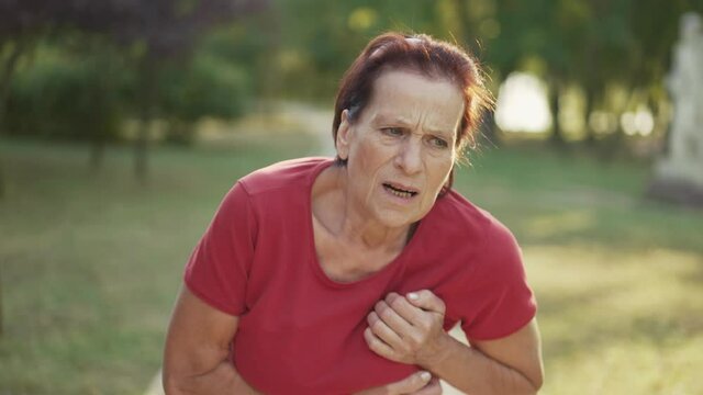 Woman has a heart attack at the park