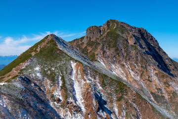 優雅な山体