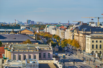 Panorama der Straße Unter den Linden in Berlin © Rolf Dräger
