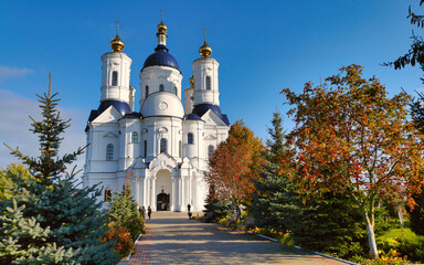Fototapeta na wymiar Svensky Orthodox Monastery building in Bryansk city