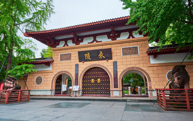 Fototapeta premium Chinese Translation: Yongling. The gate of Yongling Museum in Chengdu, Sichuan, China