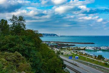 Obraz premium Black Sea coastal road, Samsun port and city view.