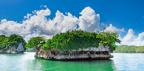 Fototapeta na wymiar flying islands Dominican republic