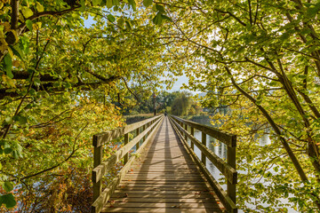 Holzbrücke über den Rhein von der Klosterinsel Werd nach Eschenz, Kanton Thurgau, Schweiz