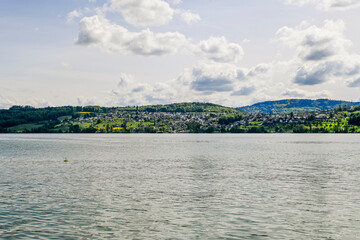 Fototapeta premium Beinwil, Hallwilersee, See, Seeufer, Seeuferweg, Naturschutzgebiet, Dorf, Meisterschwanden, Naturschutzgebiet, Schifffahrt, Aargau, Sommer, Schweiz