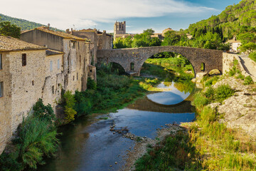 Lagrasse village bridge and Roman abbey - obrazy, fototapety, plakaty