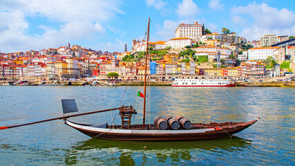  Rabelo Boote  Porto am Rio Douro, Küstenstadt  Portugals,   Brücken, Portwein, Altstadt...