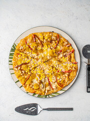 pizza con tajadas de platano 