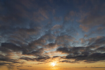 Obraz na płótnie Canvas Beautiful sky with cloud before sunset