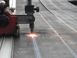 Thick Metal sheet cutting with flame, welding used for cutting