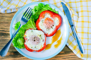 fried chicken eggs in bell pepper
