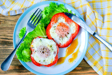 fried chicken eggs in bell pepper