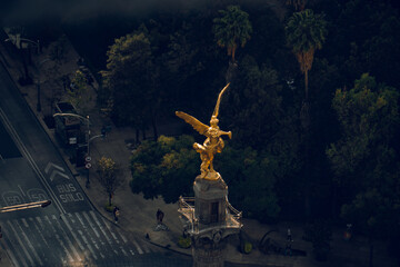Fototapeta premium Angel de la independencia, vista aerea, ciudad de mexico, reforma, Angel de la independencia