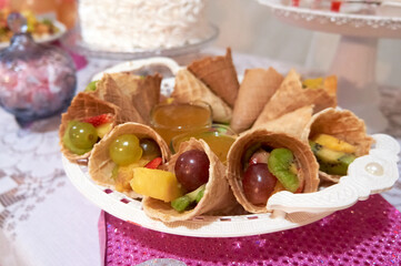 apple pie with nuts and raisins