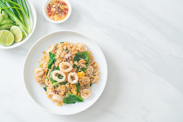 Fried rice with squid or octopus