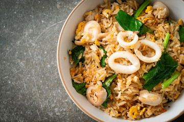 Fried rice with squid or octopus