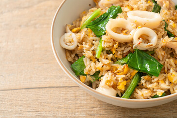 Fried rice with squid or octopus
