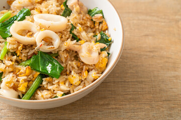 Fried rice with squid or octopus