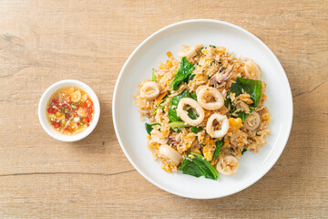 Fried rice with squid or octopus
