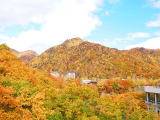 北海道の絶景 秋の定山渓温泉 紅葉風景