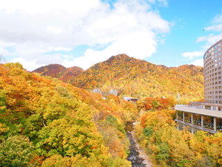 北海道の絶景 秋の定山渓温泉 紅葉風景