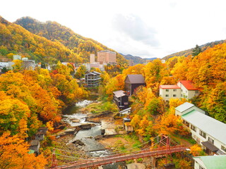北海道の絶景 秋の定山渓温泉 紅葉風景