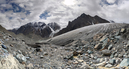 Fototapeta na wymiar landscape in the mountains, mountain glacier