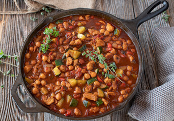 Meat stew with chicken breast, chickpeas and vegetables